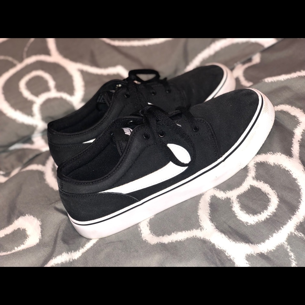 NIKE shoes